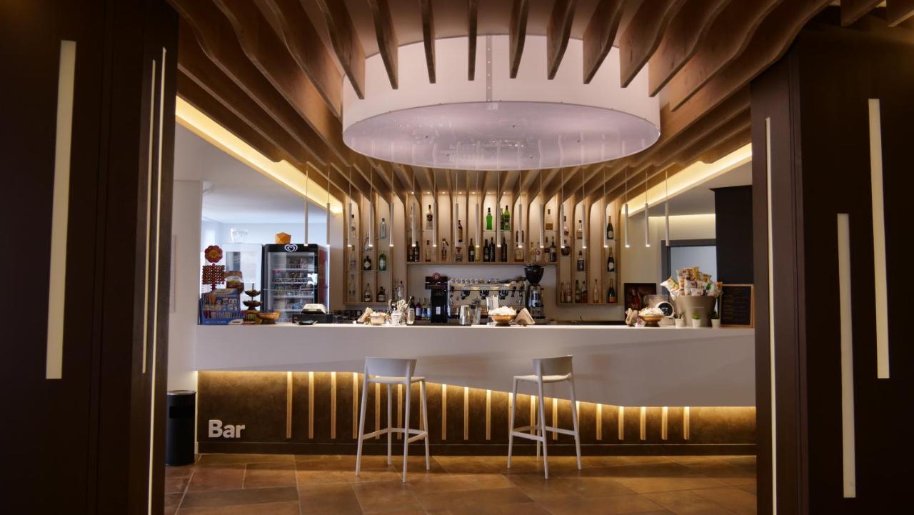 Отель Club Esse Roccaruja Стинтино Экстерьер фото